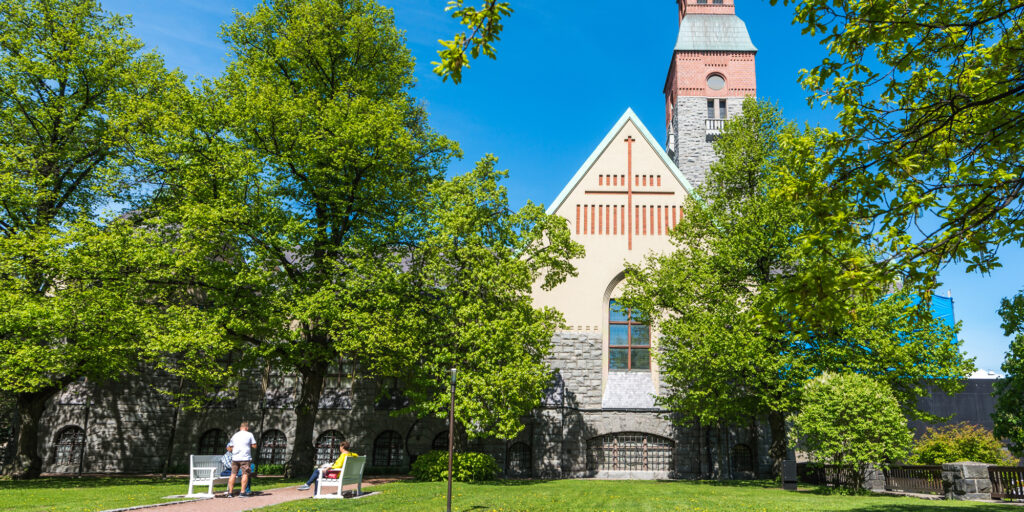 Lumet sulavat ja kesä tekee tuloaan. Kansallismuseo haluaa palvella kävijöitä entistä paremmin ja on laajentanut kesäkauden aukioloaikoja. Museo on avoinna 16.4.–2.9.2018 myös maanantaisin.