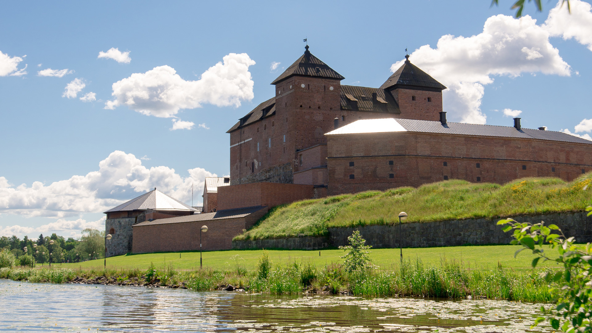 Hame Castel1