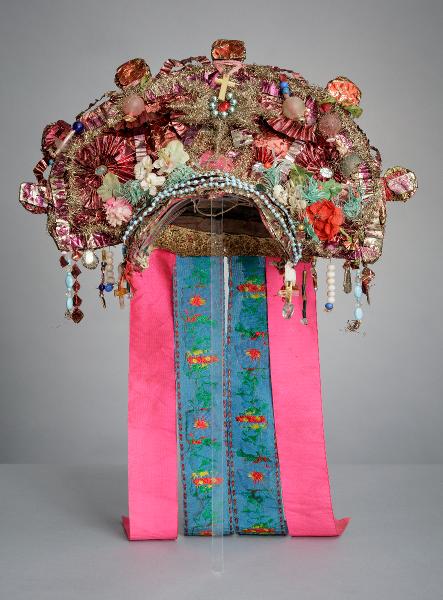 Bridal trinket crown